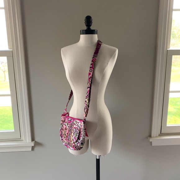 Vera Bradley Handbags - NWOT Vera Bradley Crossbody Purse